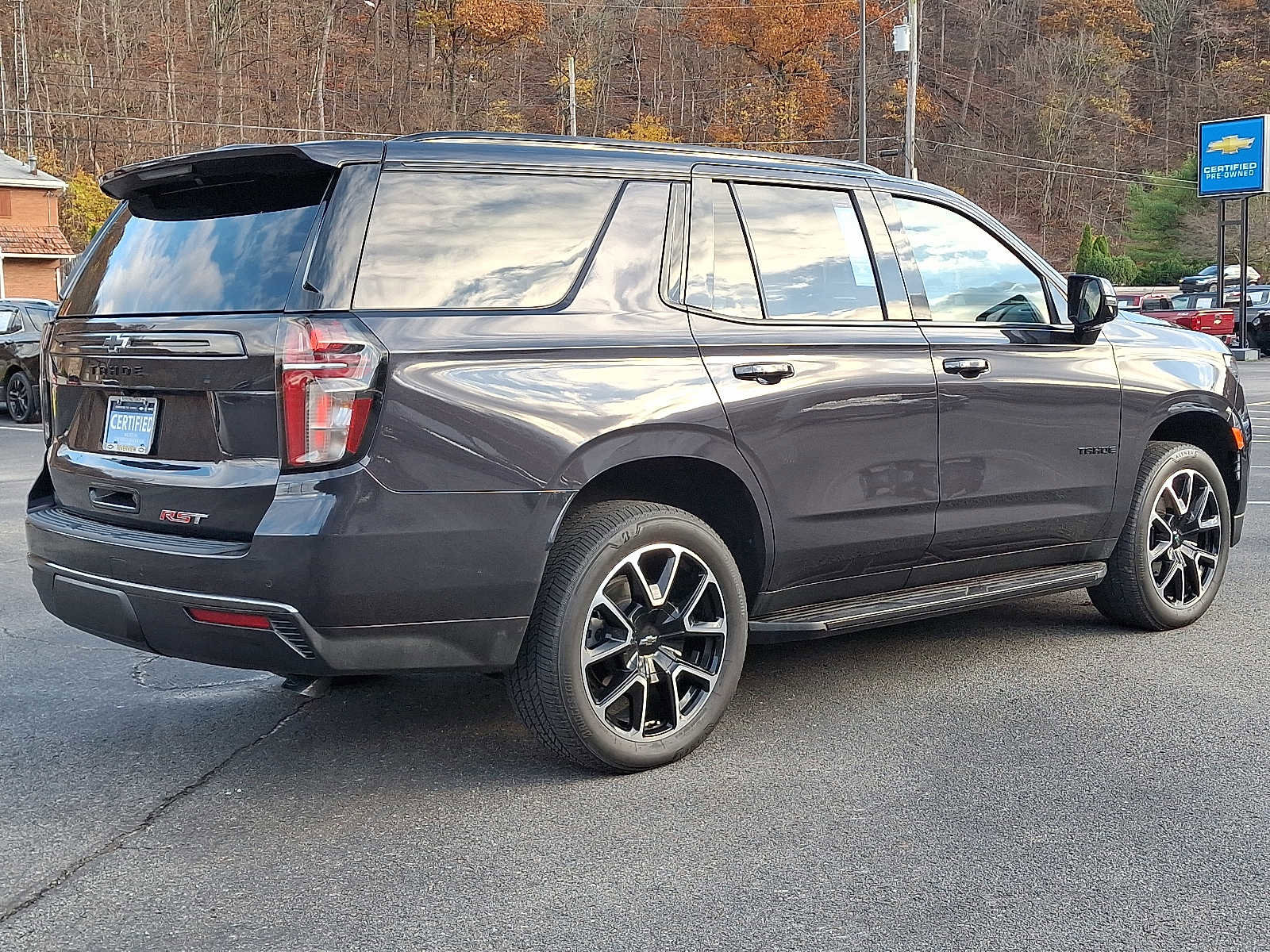 Used 2022 Chevrolet Tahoe RST w/ Luxury Package image 7