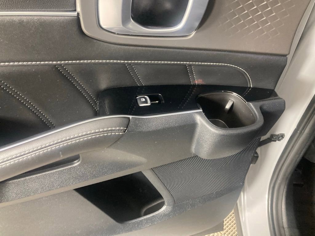 Certified 2022 Kia Sorento SX image 14