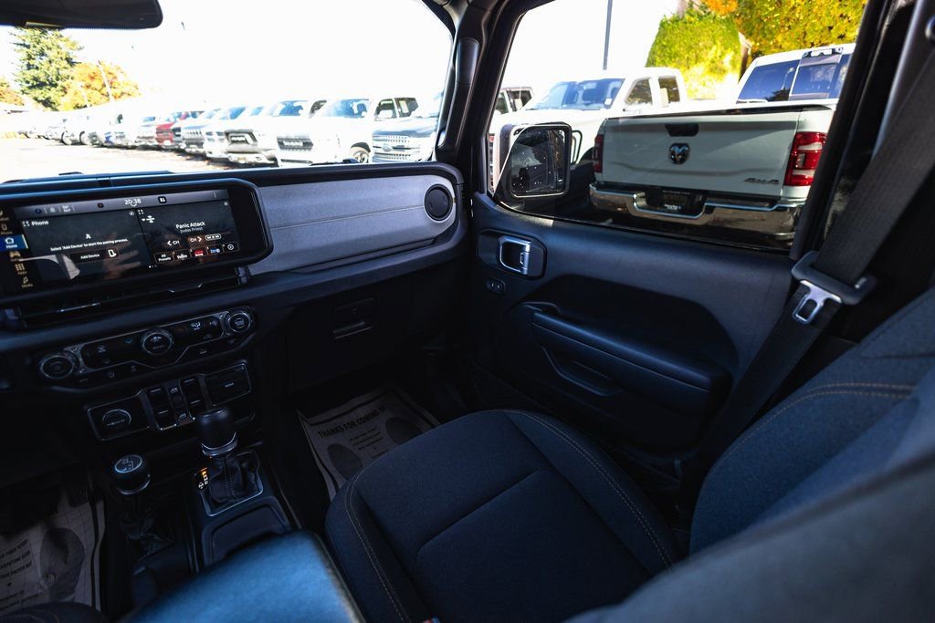 Used 2024 Jeep Gladiator Sport image 28