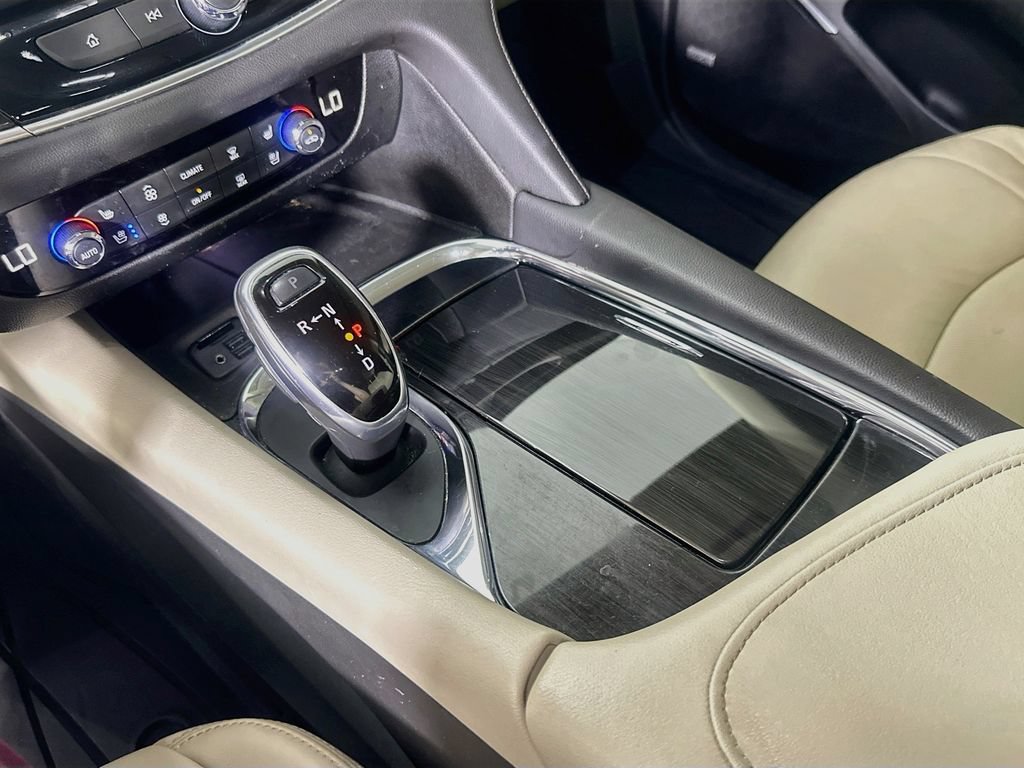 Used 2020 Buick Enclave Premium w/ Sun and Sites Package FWD image 35