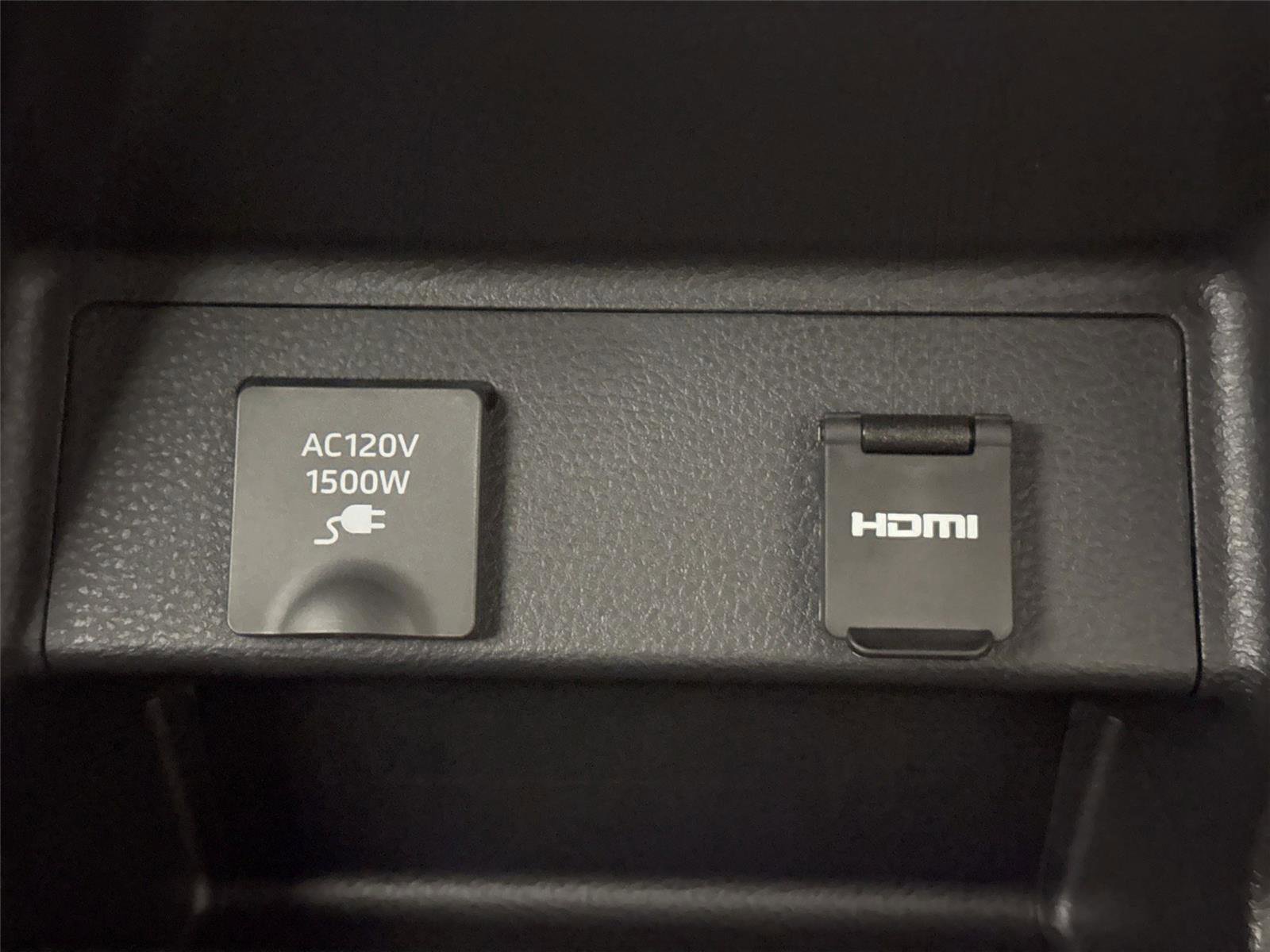 Certified 2023 Toyota Sienna Limited image 51