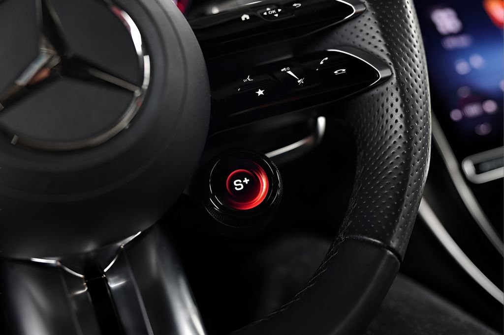 Used 2025 Mercedes-Benz GLC 43 AMG 4MATIC image 54