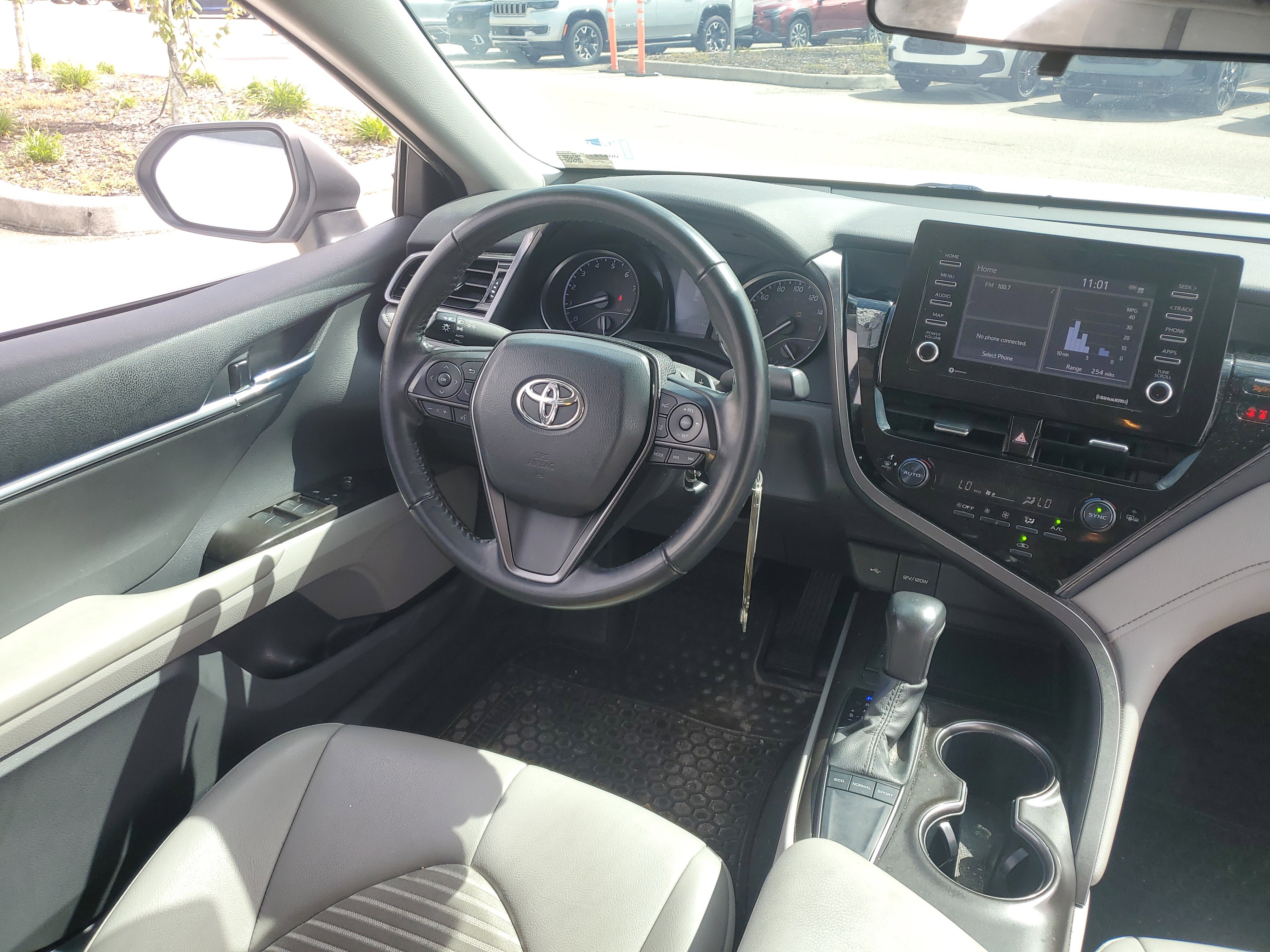 Used 2023 Toyota Camry SE image 20