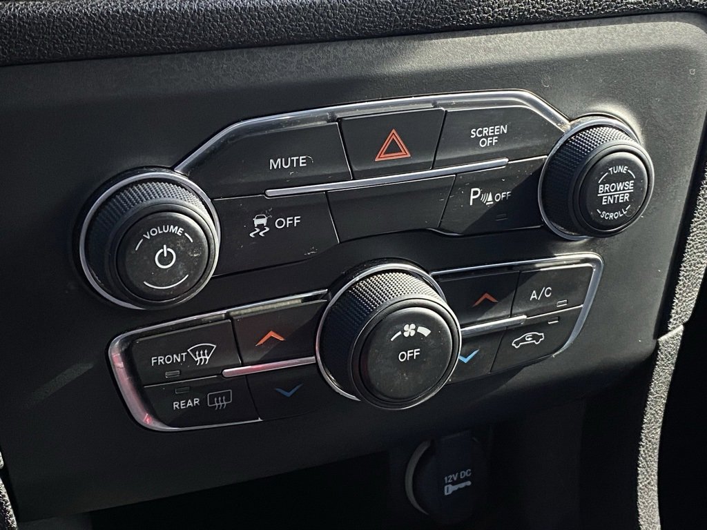 Used 2020 Dodge Charger SXT image 17