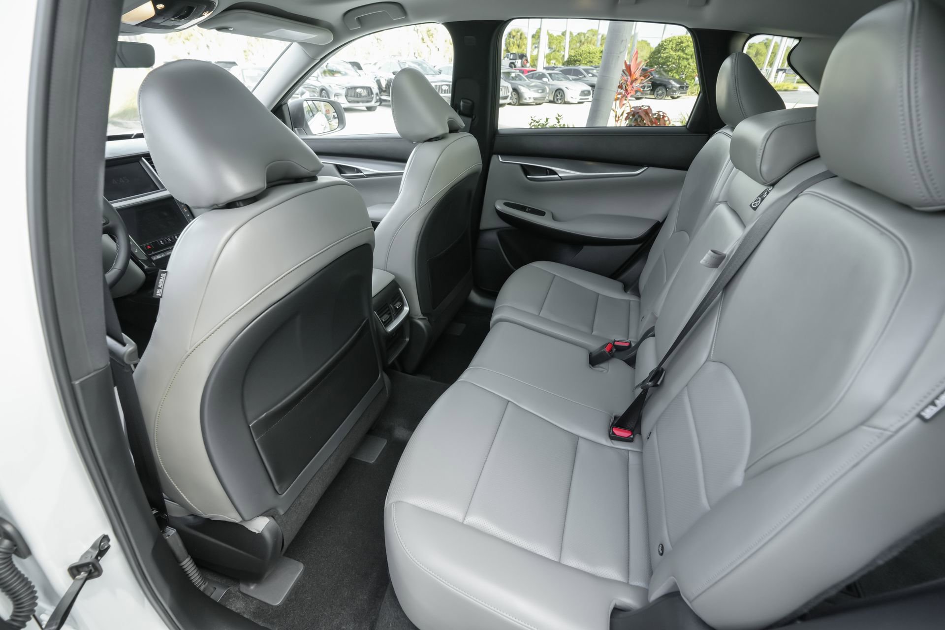 Used 2025 INFINITI QX50 Luxe image 31