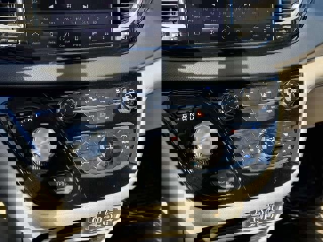 Used 2023 Chrysler Pacifica Touring-L image 26