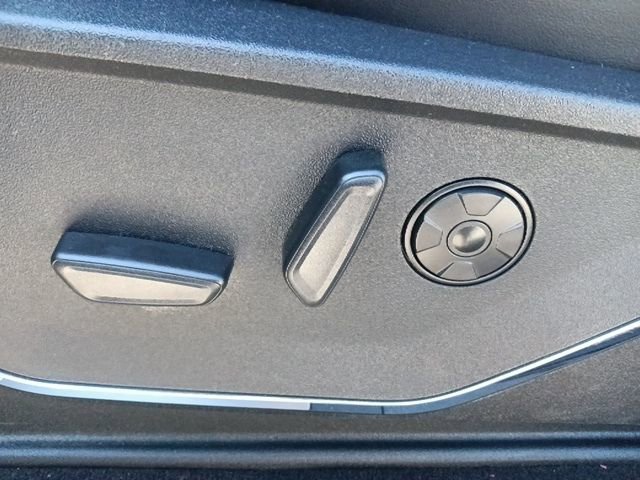 Used 2026 Ford F350 Platinum w/ FX4 Off-Road Package image 16