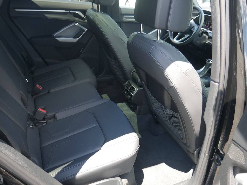 Used 2025 Audi Q3 2.0T Premium w/ Convenience Package AWD/4WD image 28