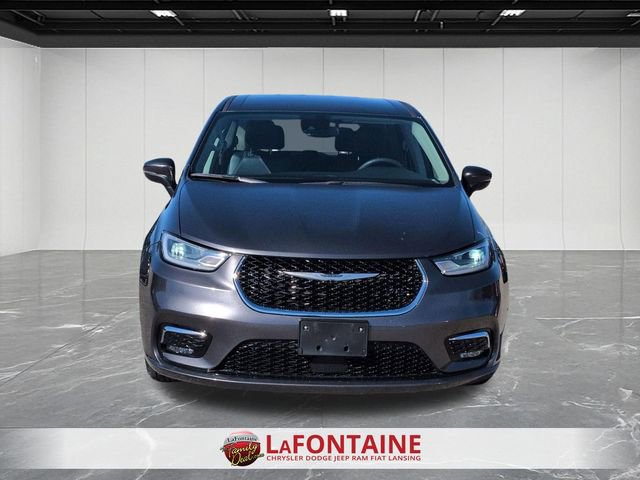Used 2023 Chrysler Pacifica Touring-L FWD image 8