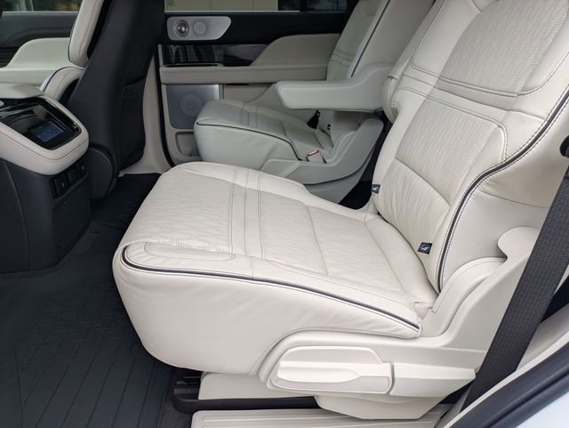 Used 2024 Lincoln Navigator Black Label image 27