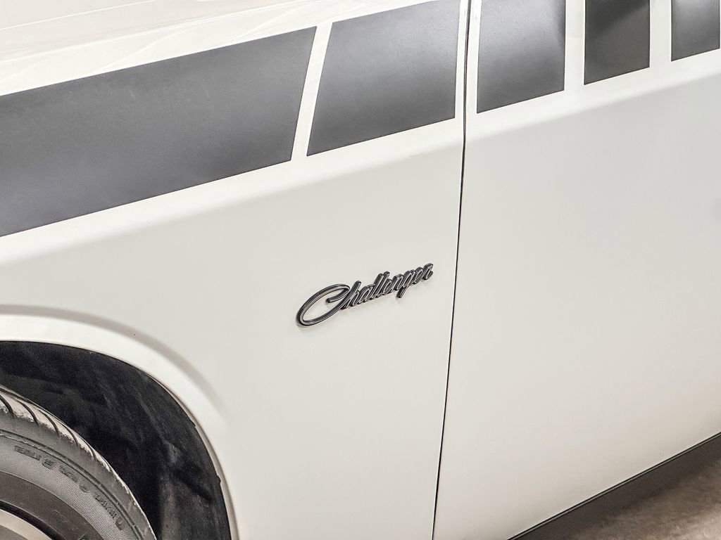 Used 2016 Dodge Challenger SXT w/ Sound Group image 19