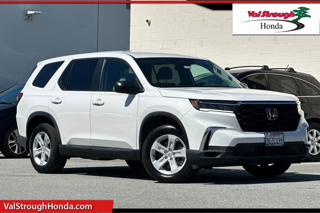 Used 2023 Honda Pilot LX image 1