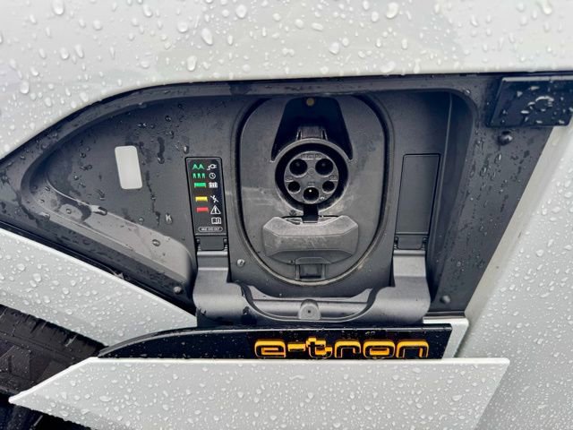 Used 2023 Audi e-tron Chronos w/ Chronos Package image 13