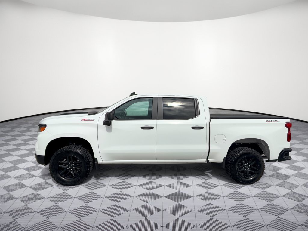 Used 2024 Chevrolet Silverado 1500 Custom Trail Boss AWD/4WD image 2
