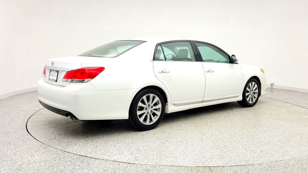 Used 2012 Toyota Avalon Limited FWD image 5
