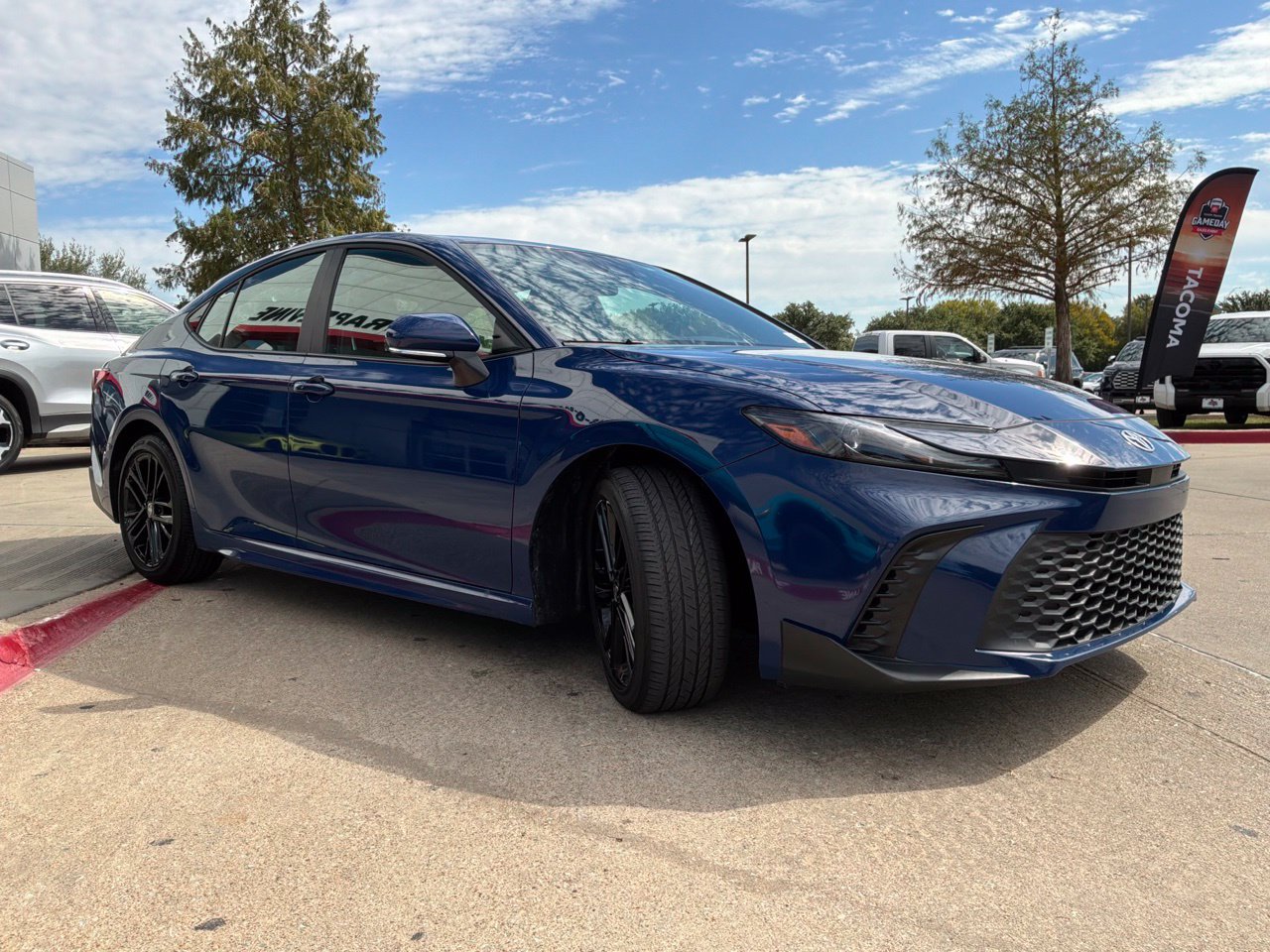 Used 2026 Toyota Camry SE FWD image 4