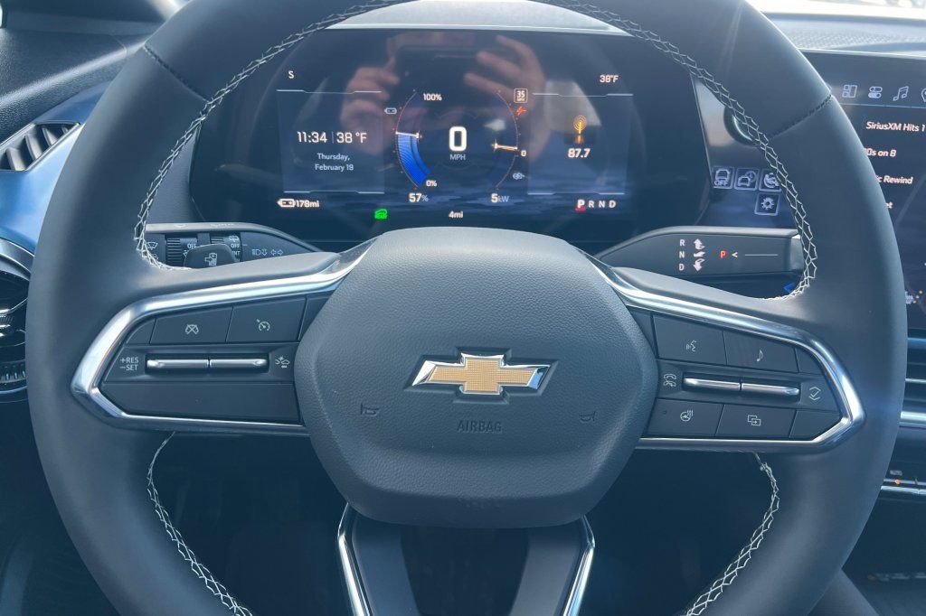 New 2026 Chevrolet Equinox EV LT image 20