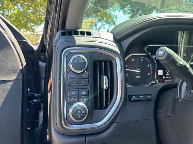 Used 2021 GMC Sierra 2500 Denali w/ Denali Black Diamond Edition AWD/4WD image 17
