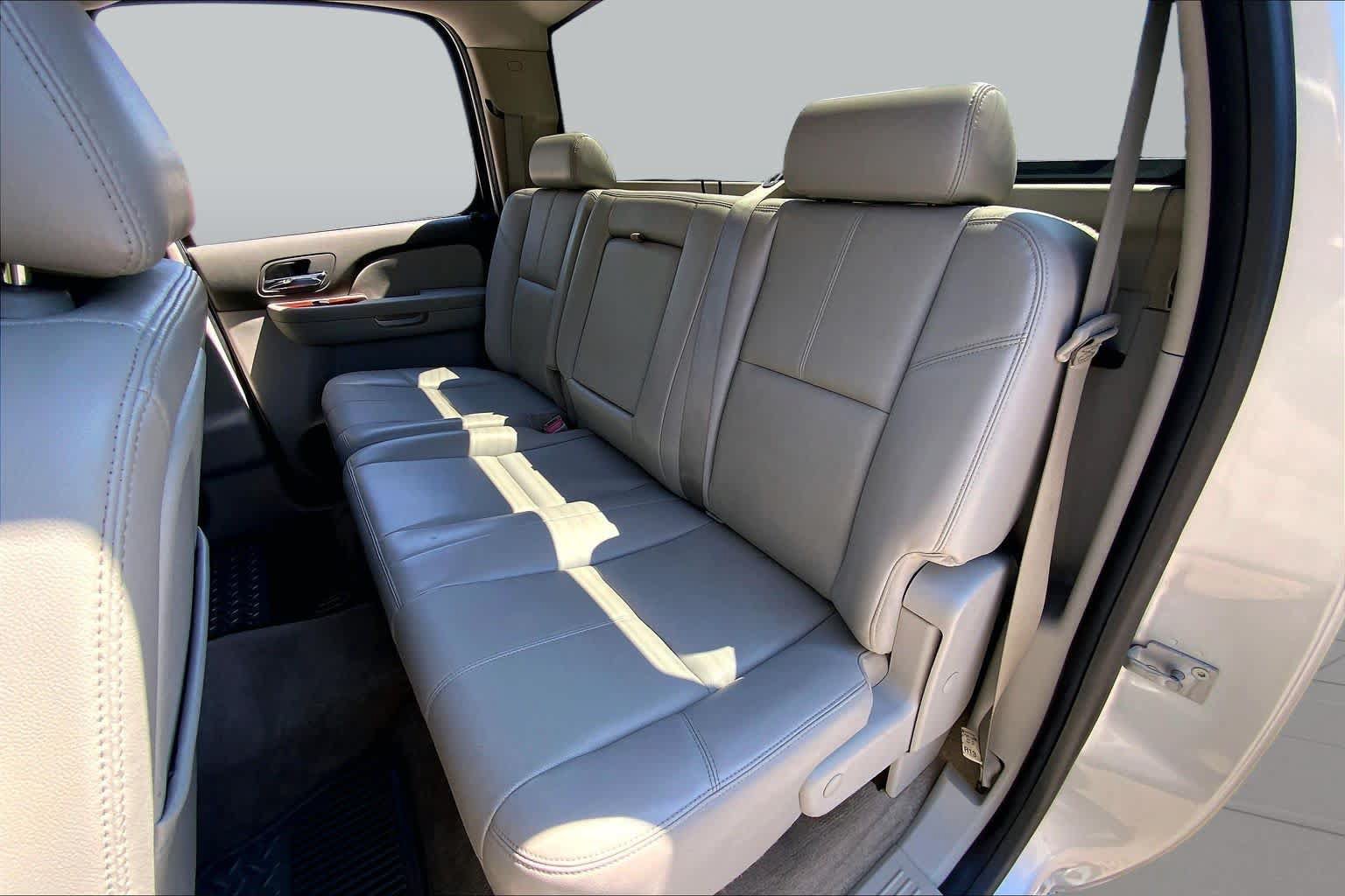 Used 2014 GMC Sierra 2500 SLT w/ Suspension Package, Off-Road AWD/4WD image 20