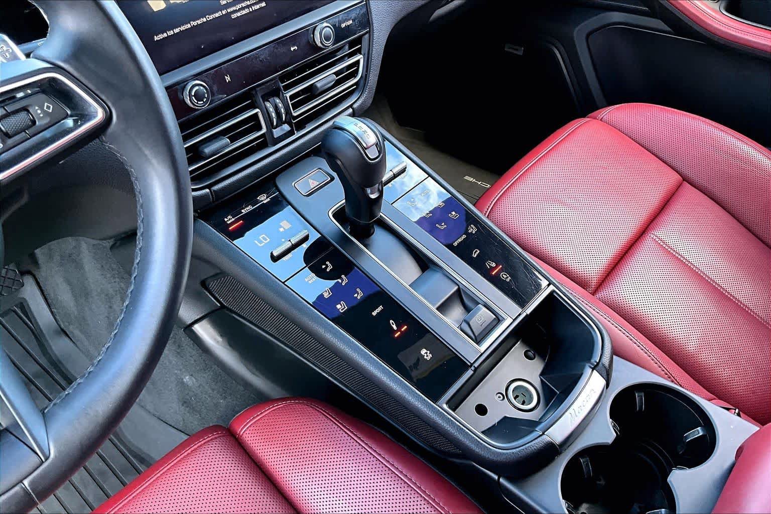 Used 2022 Porsche Macan S AWD/4WD image 17