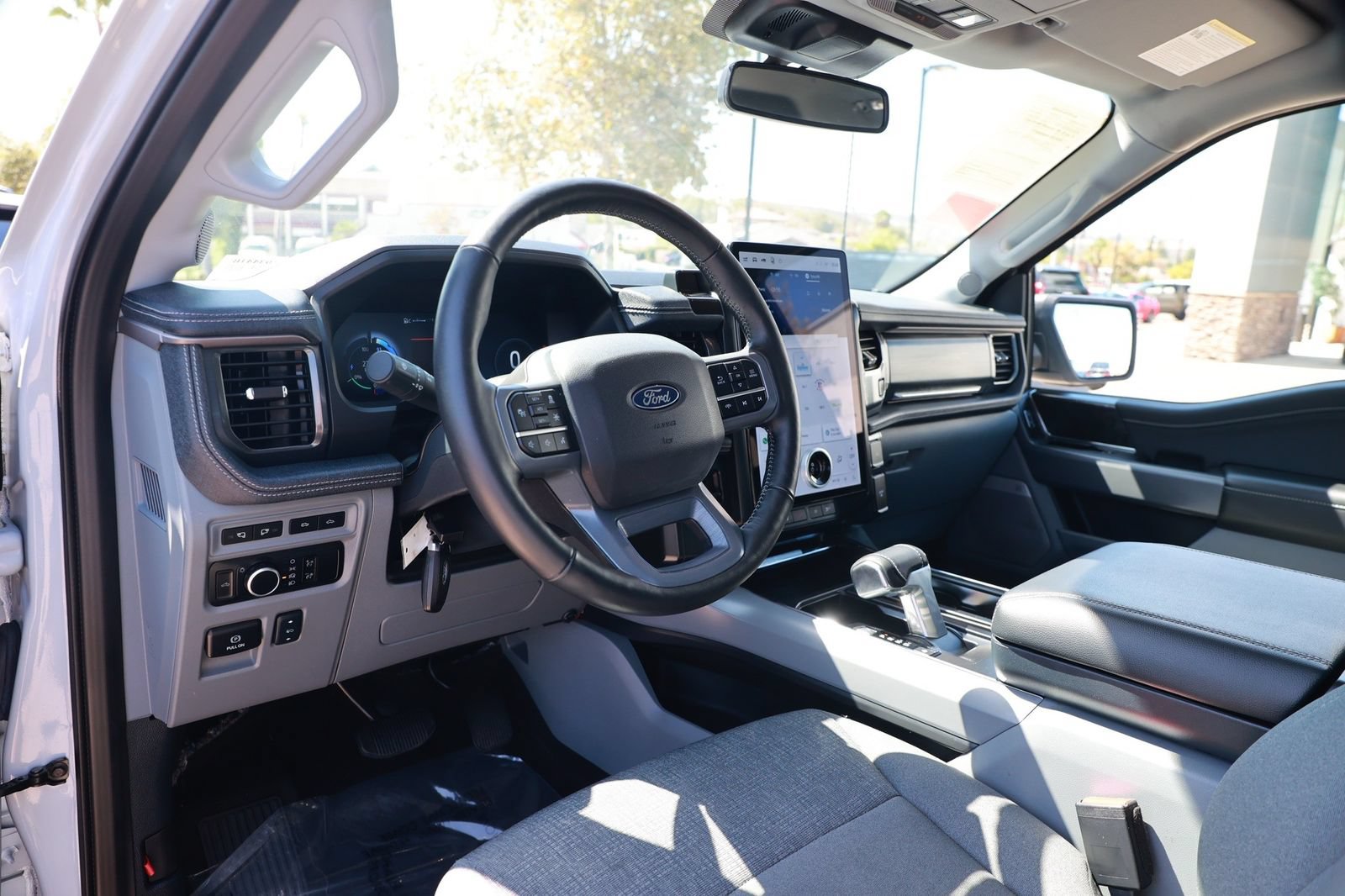 Used 2024 Ford F150 Lightning Flash AWD/4WD image 19