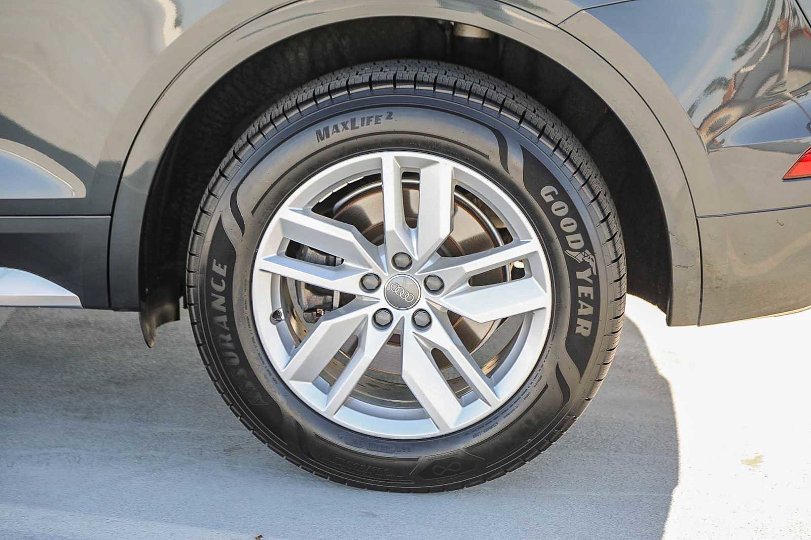 Used 2020 Audi Q5 2.0T Premium w/ Convenience Package image 11