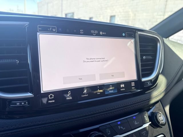 New 2026 Chrysler Pacifica Pinnacle w/ Trailer Tow Group FWD image 34