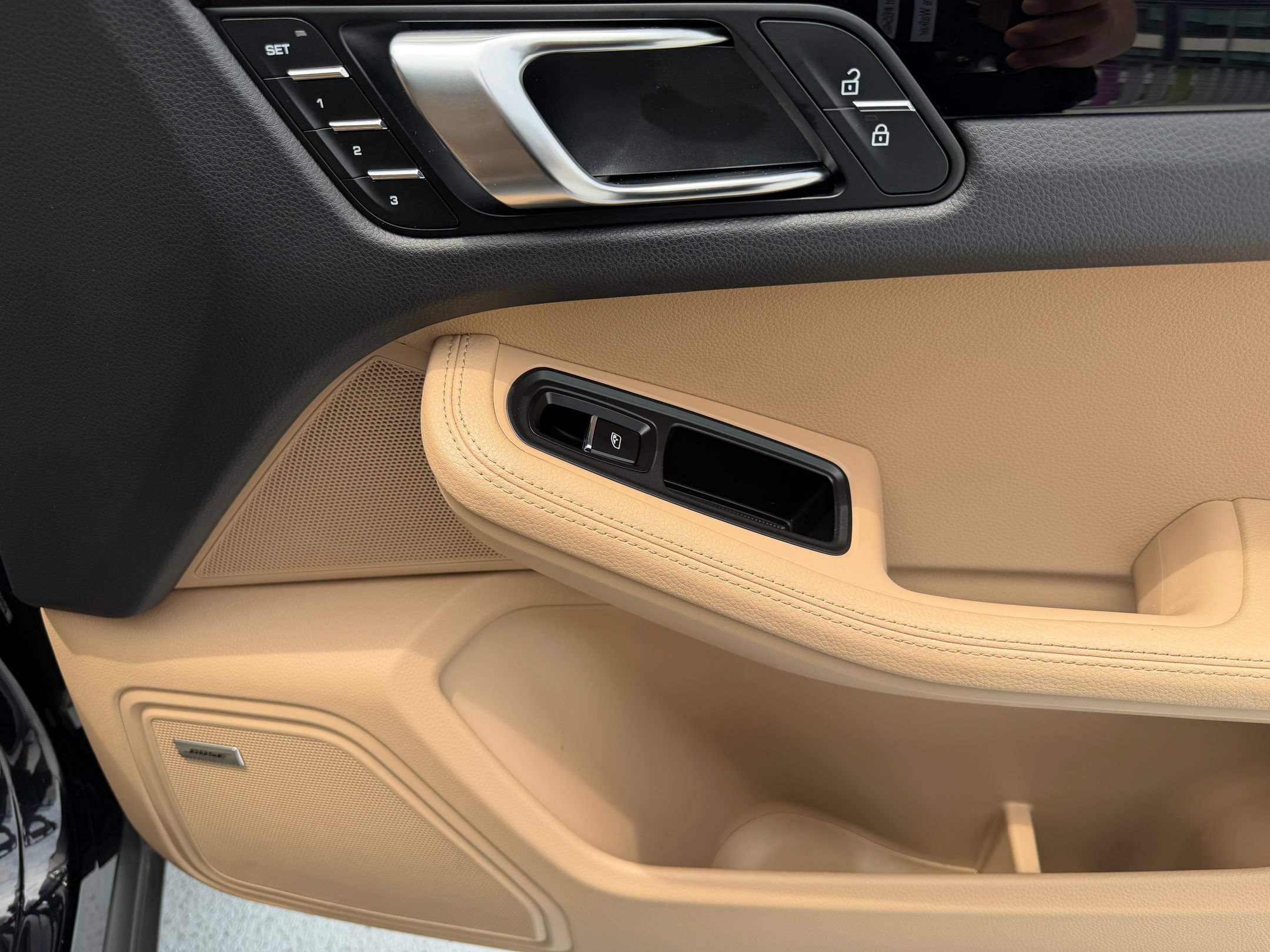 Certified 2023 Porsche Macan AWD/4WD image 18