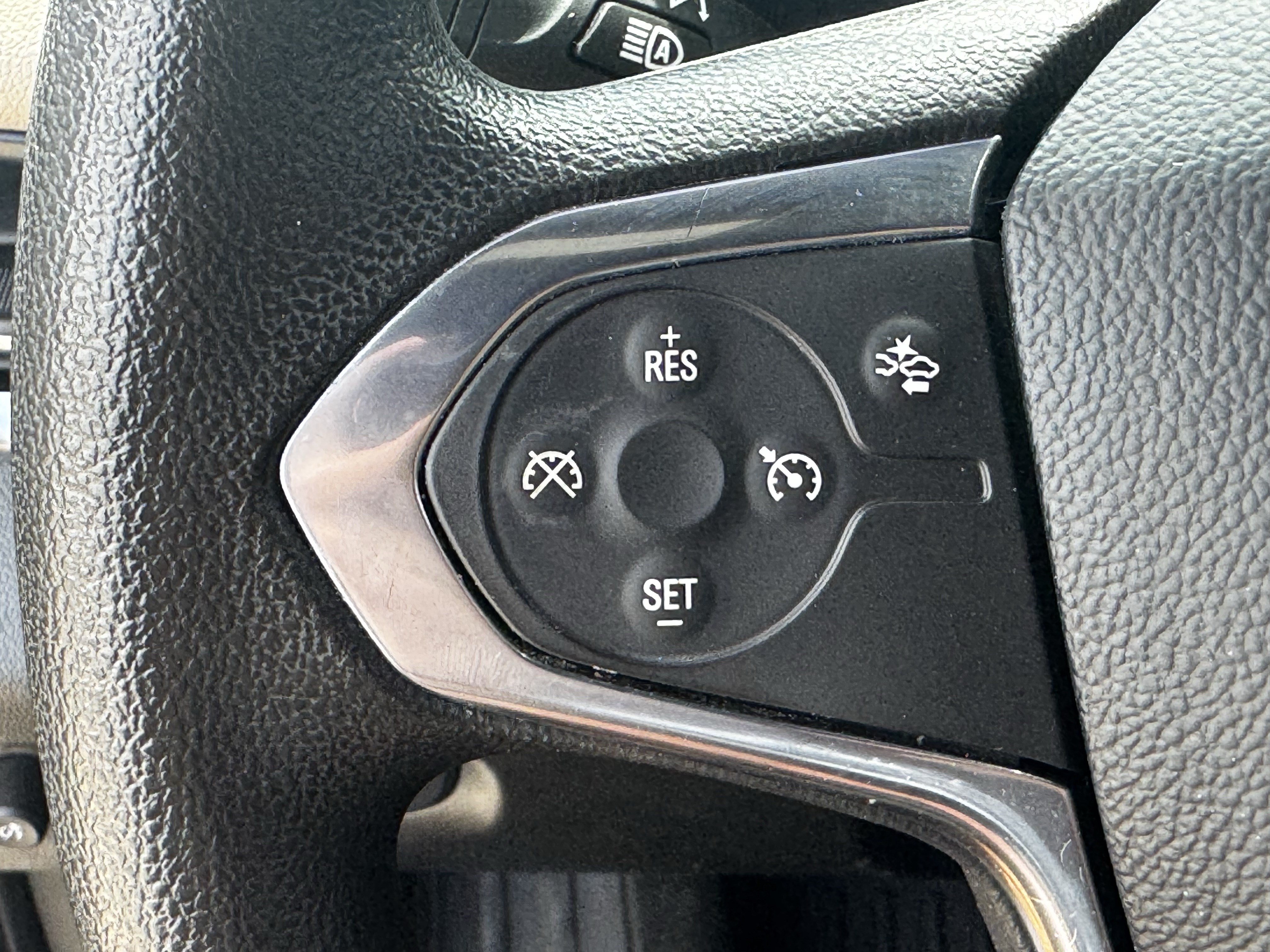 Used 2023 Chevrolet Traverse LS w/ Safety Package FWD image 24