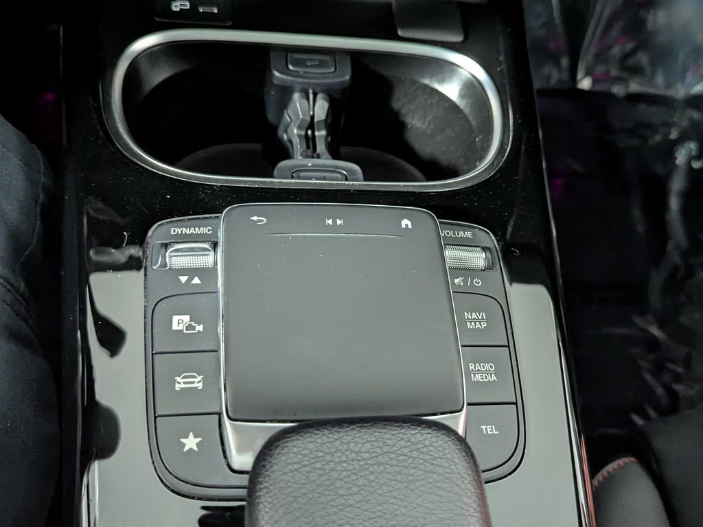 Used 2023 Mercedes-Benz CLA 250 4MATIC image 32