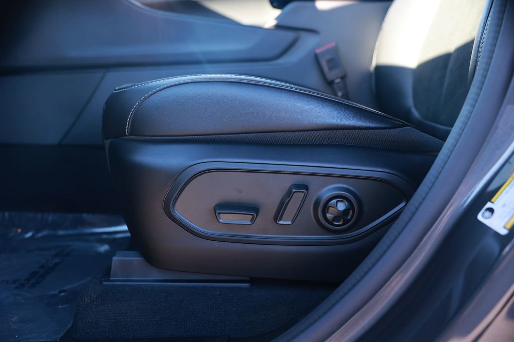 New 2025 Jeep Grand Cherokee Altitude image 14