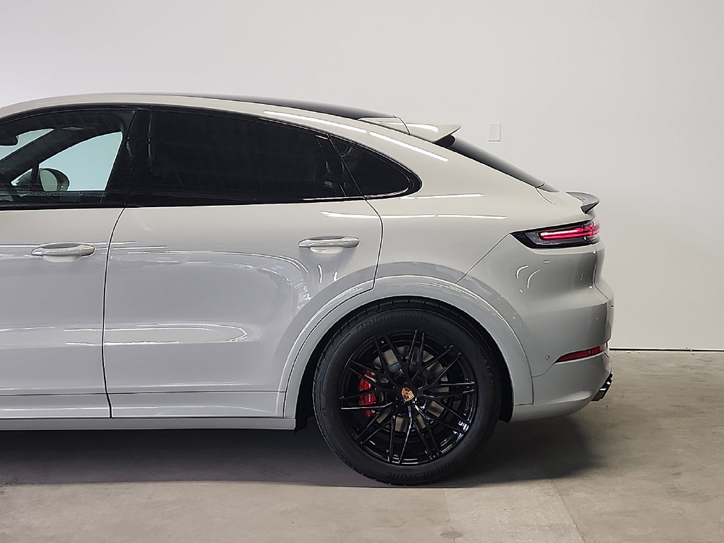 New 2026 Porsche Cayenne GTS AWD/4WD image 7