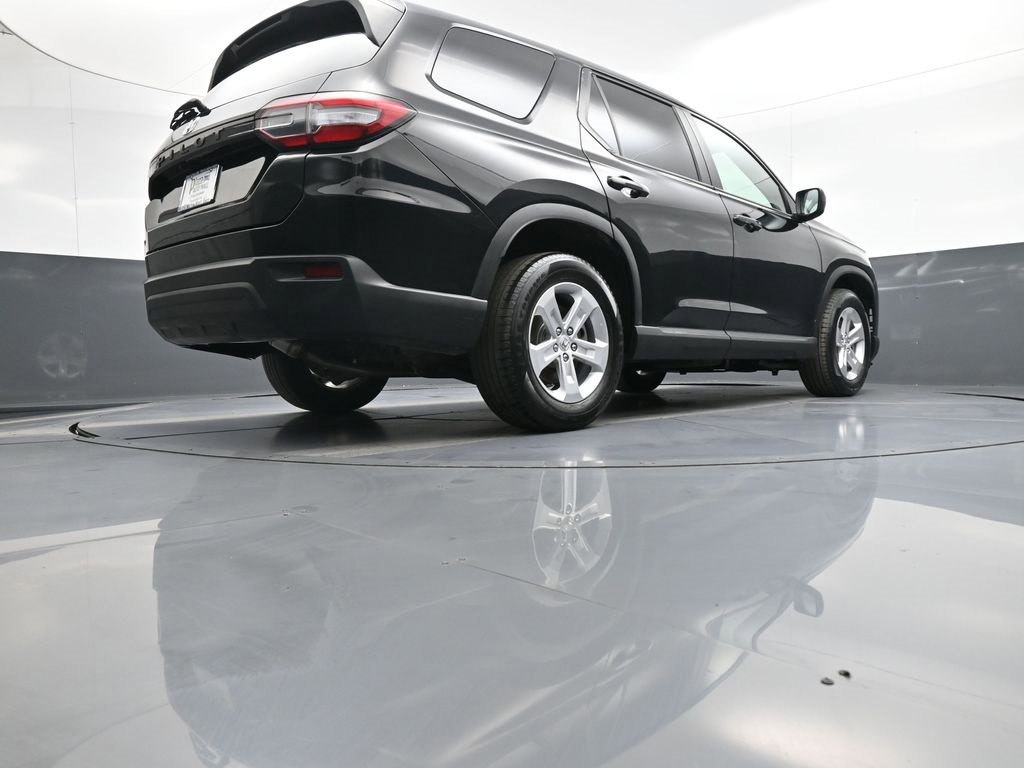 Used 2023 Honda Pilot LX image 30