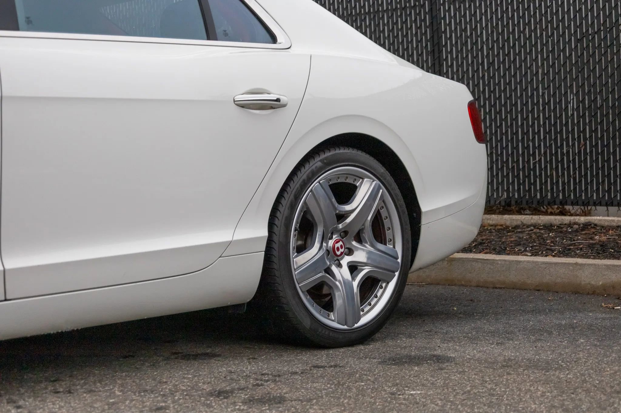 Used 2015 Bentley Flying Spur V8 image 36