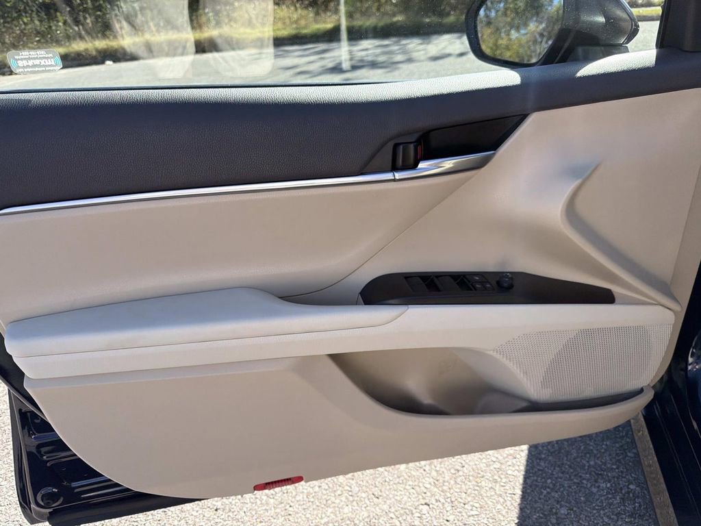 Used 2021 Toyota Camry LE image 25