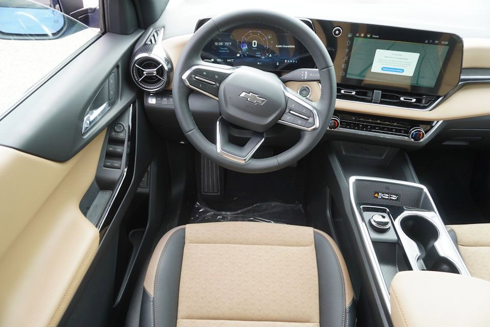 New 2025 Chevrolet Equinox ACTIV w/ Safety and Technology Package image 12