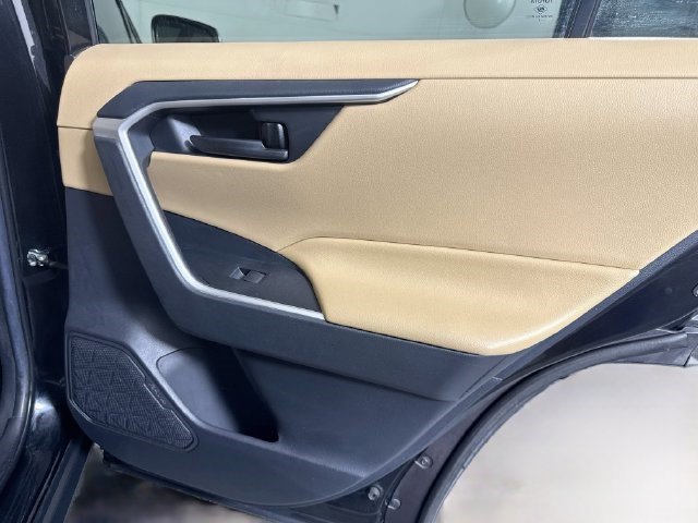 Used 2019 Toyota RAV4 LE FWD image 26