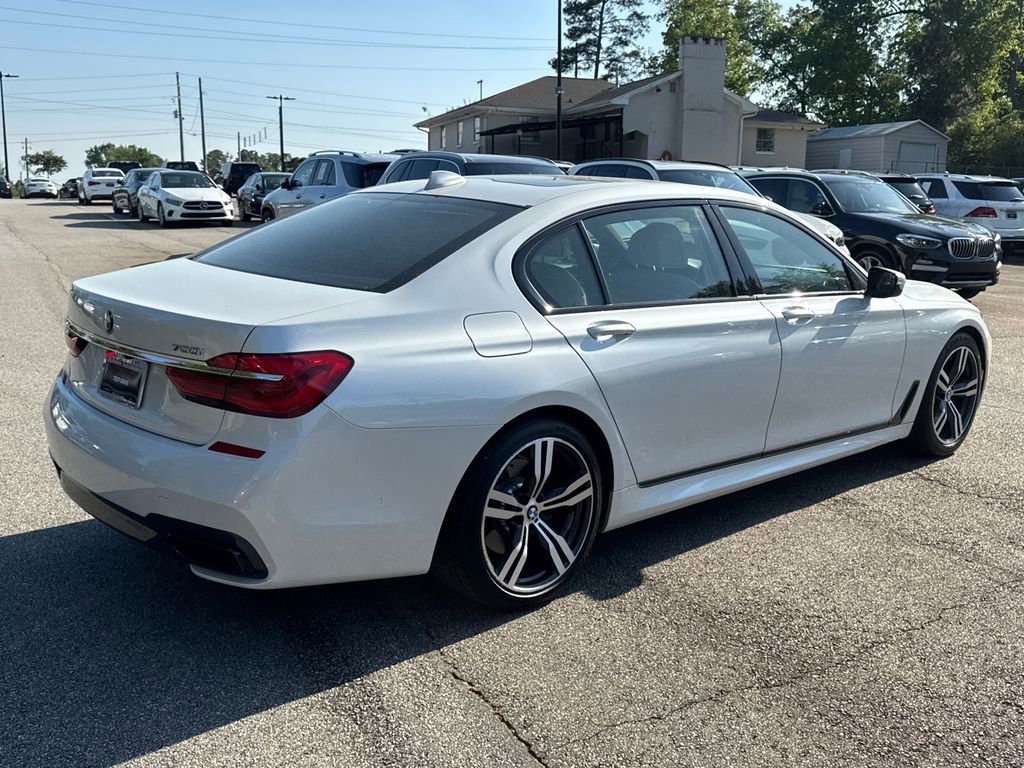 Used 2018 BMW 750i image 7