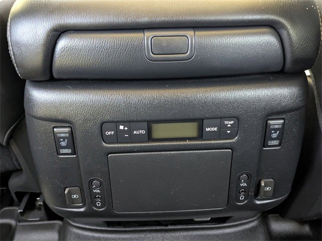 Used 2019 Nissan Armada Platinum w/ Interior Lighting Package image 25