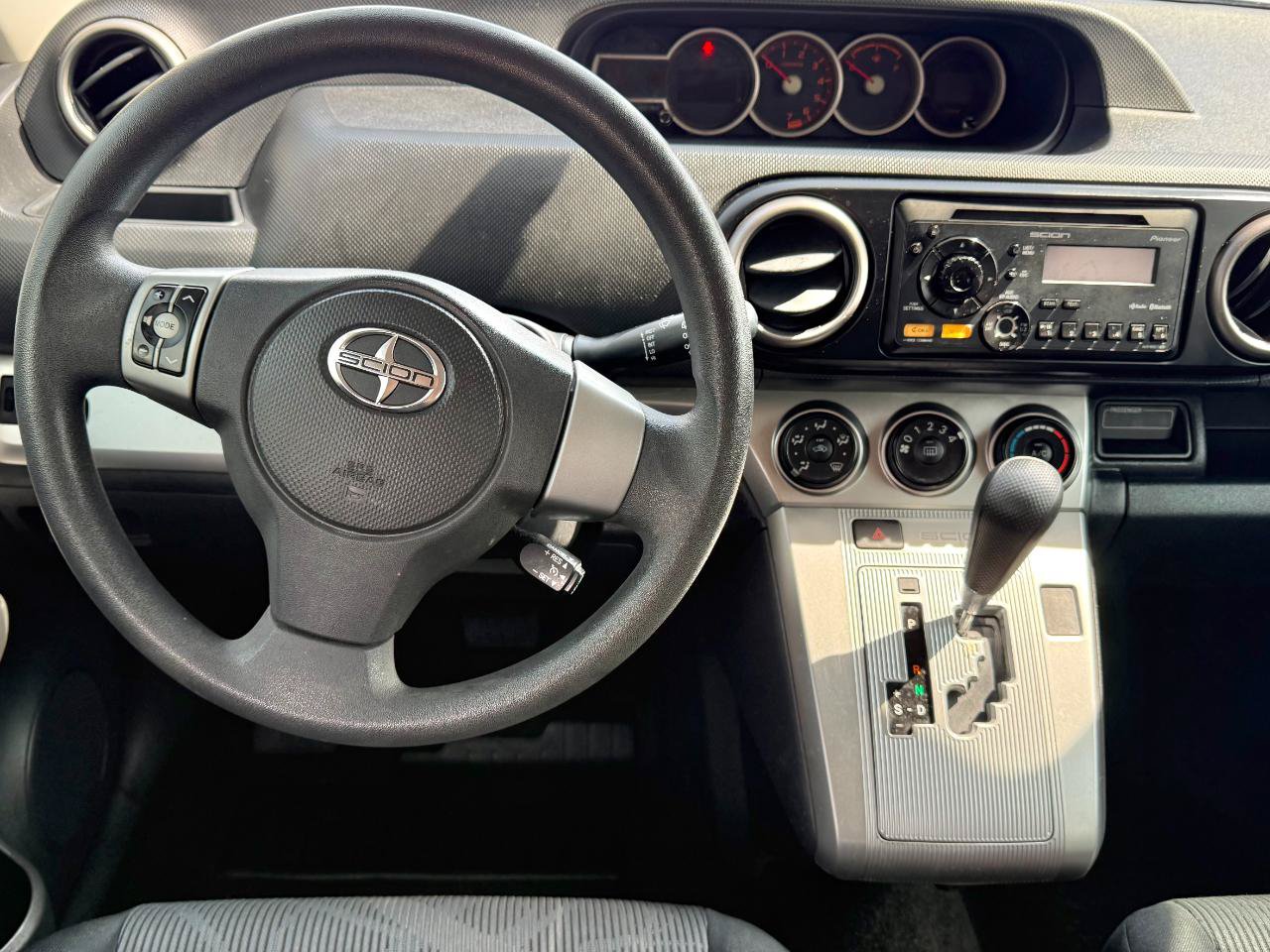 Used 2012 Scion xB FWD image 10