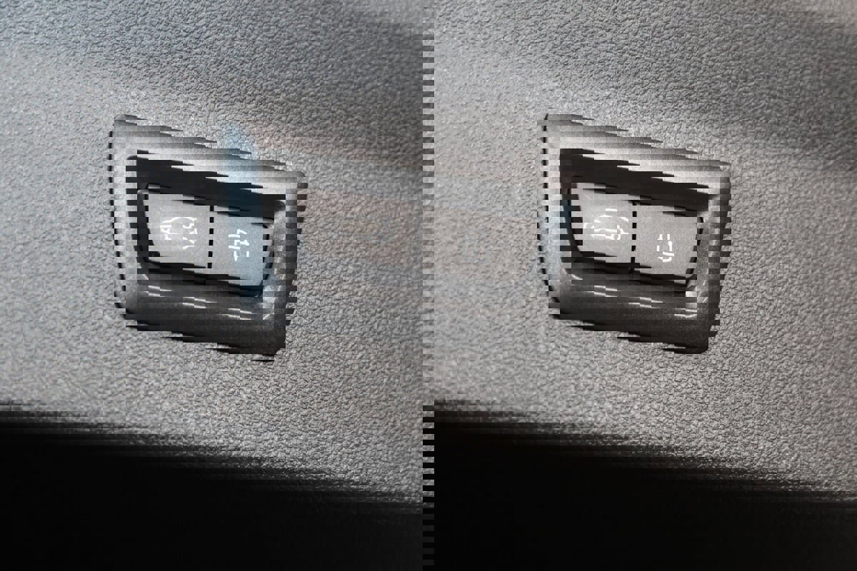 Used 2023 BMW X4 M40i w/ Premium Package image 56