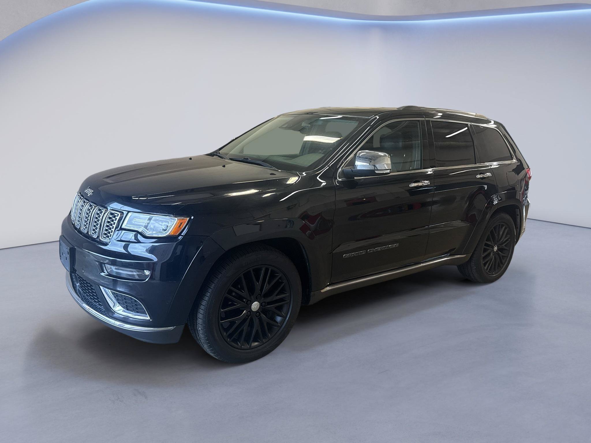 Used 2017 Jeep Grand Cherokee Summit AWD/4WD image 3