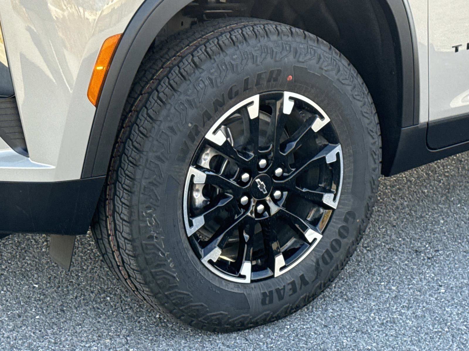 New 2026 Chevrolet Traverse Z71 w/ Driver Confidence Package image 17