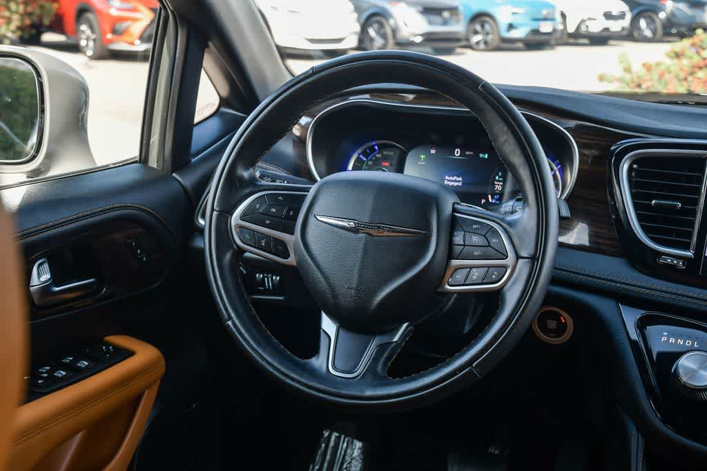 Used 2022 Chrysler Pacifica Pinnacle FWD image 12