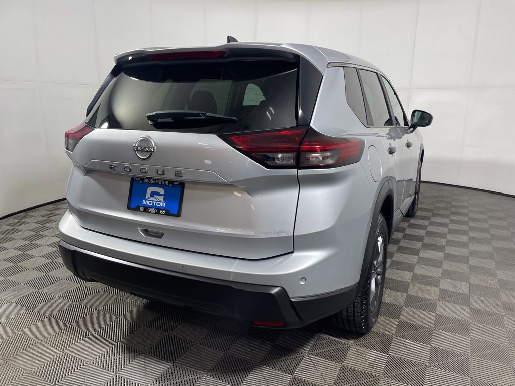Used 2024 Nissan Rogue S FWD image 7
