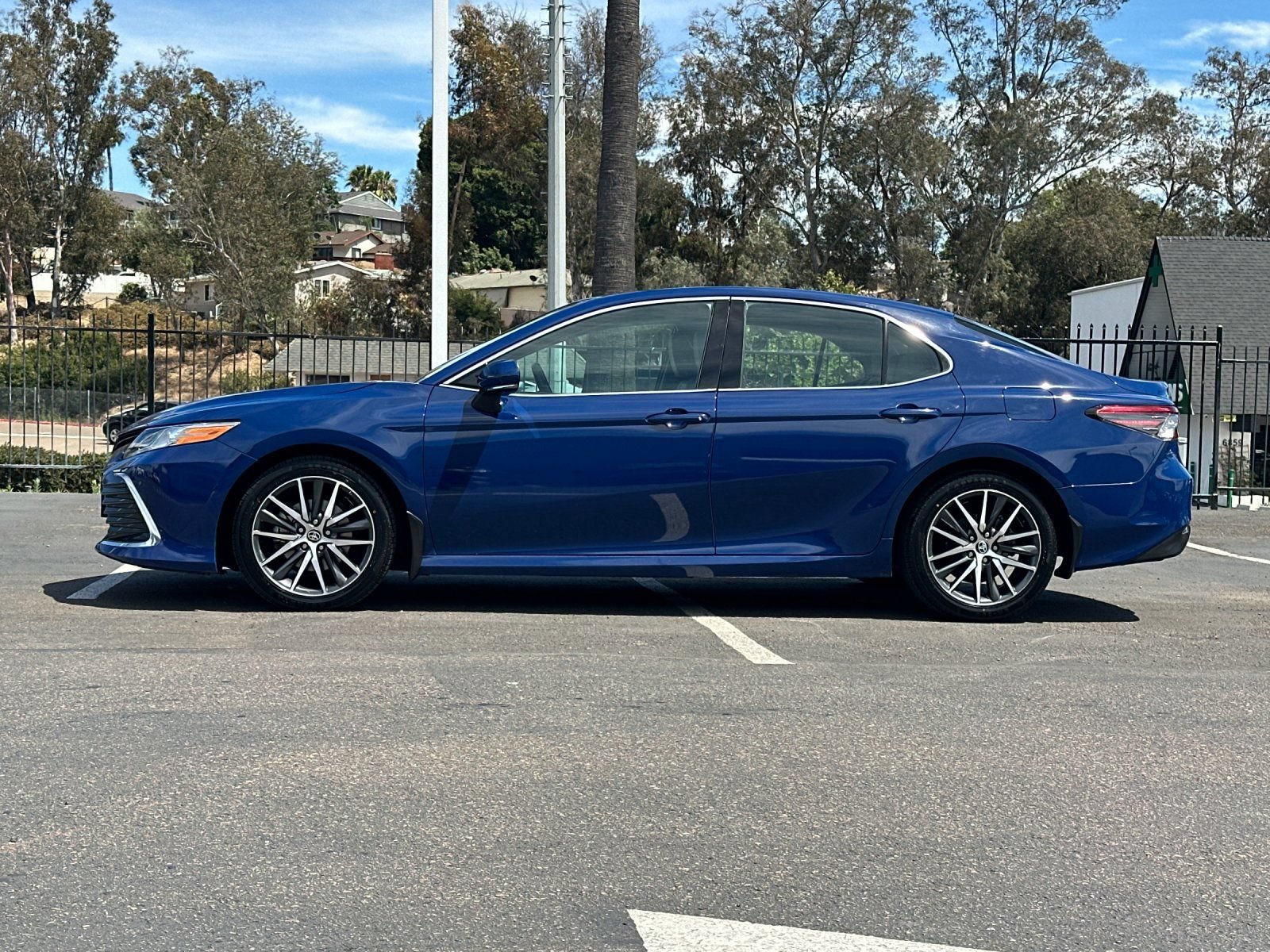 Used 2023 Toyota Camry XLE w/ Navigation Package FWD image 2