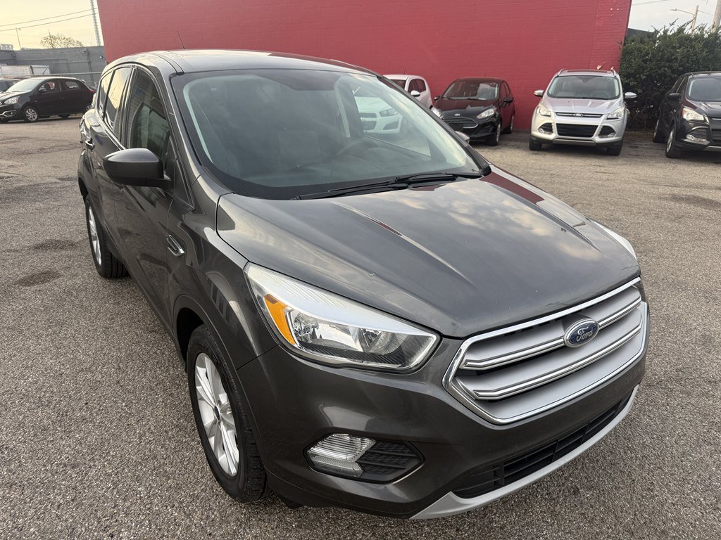 Used 2017 Ford Escape SE AWD/4WD image 1