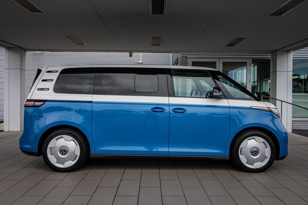 New 2025 Volkswagen ID. Buzz 1st Edition image 21