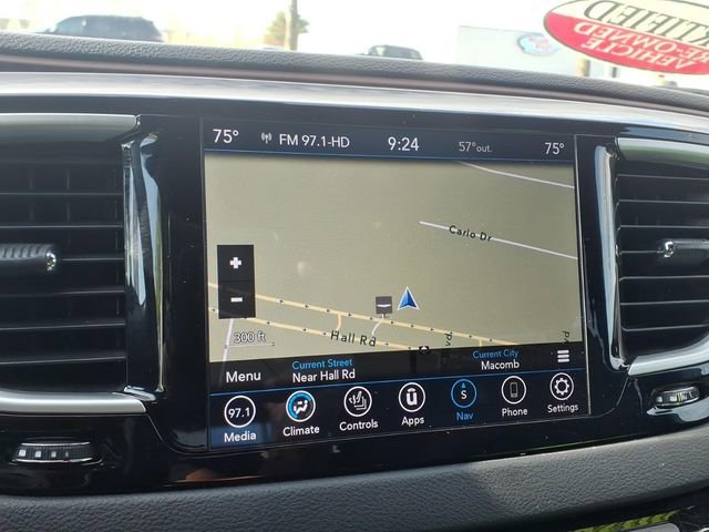 Certified 2020 Chrysler Pacifica Touring-L image 16