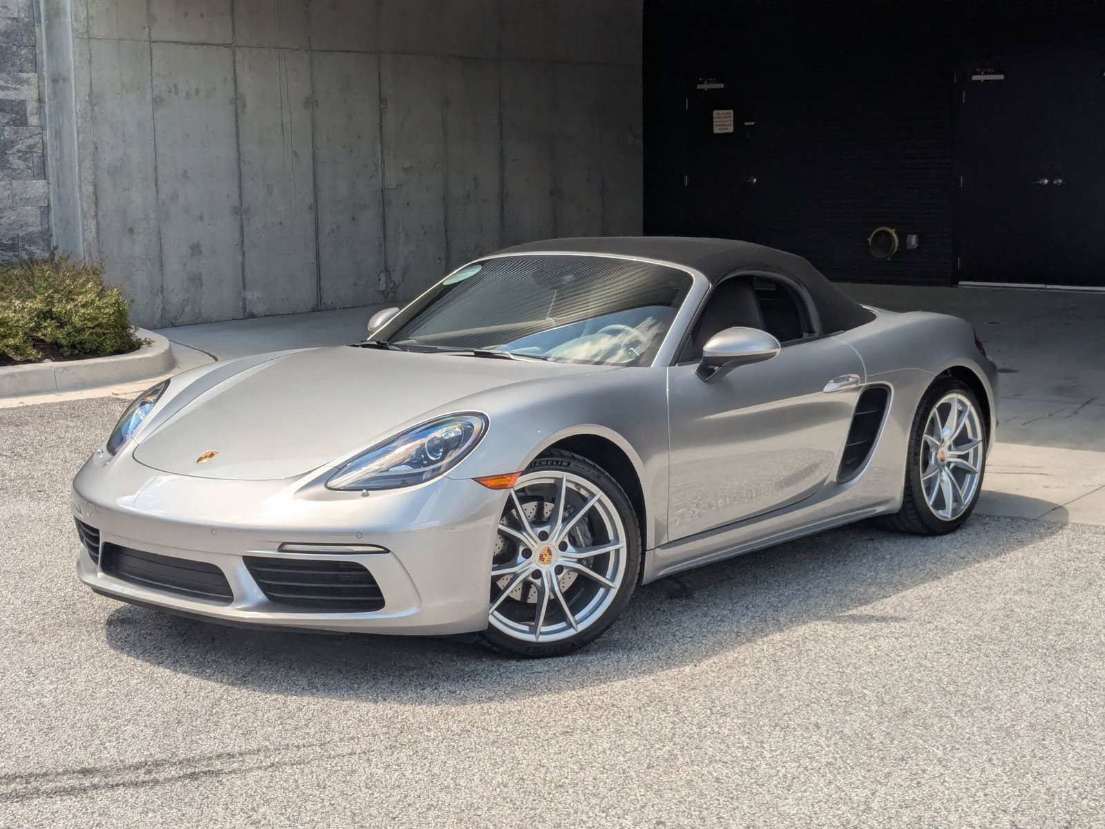 Certified 2025 Porsche 718 Boxster RWD image 6